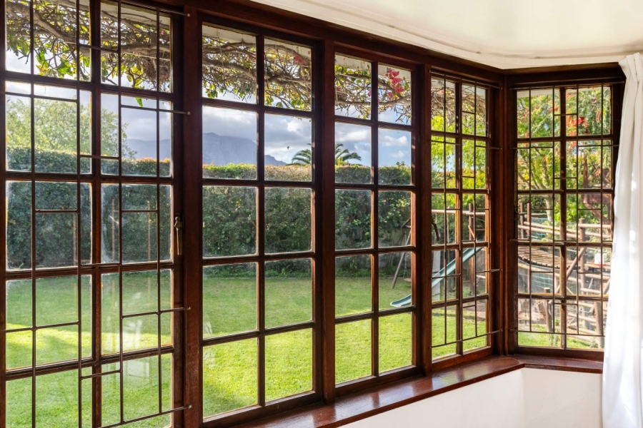 4 Bedroom Property for Sale in Constantia Western Cape